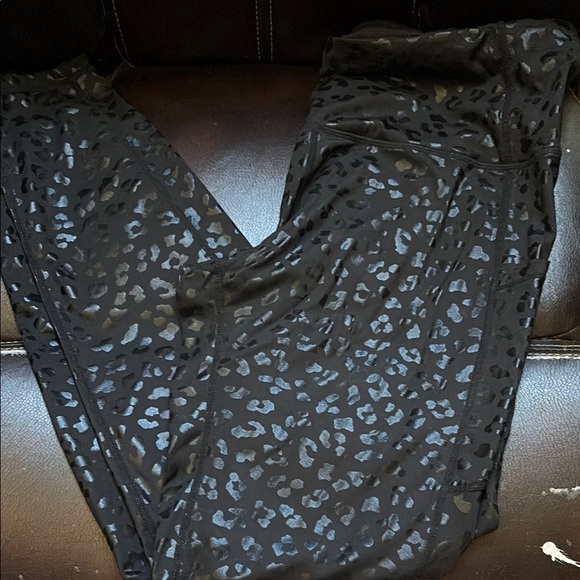 Black Leopard Print Leggings xl new without tags. W pockets - Picture 1 of 3
